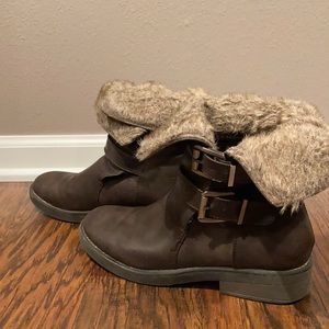 Fur lined boots